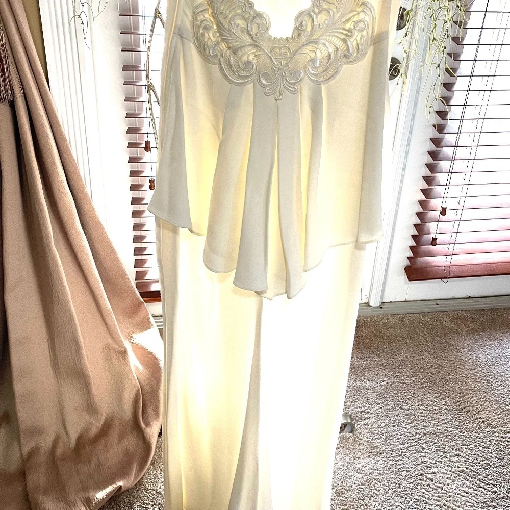 Dress - Picture 5 of 9
